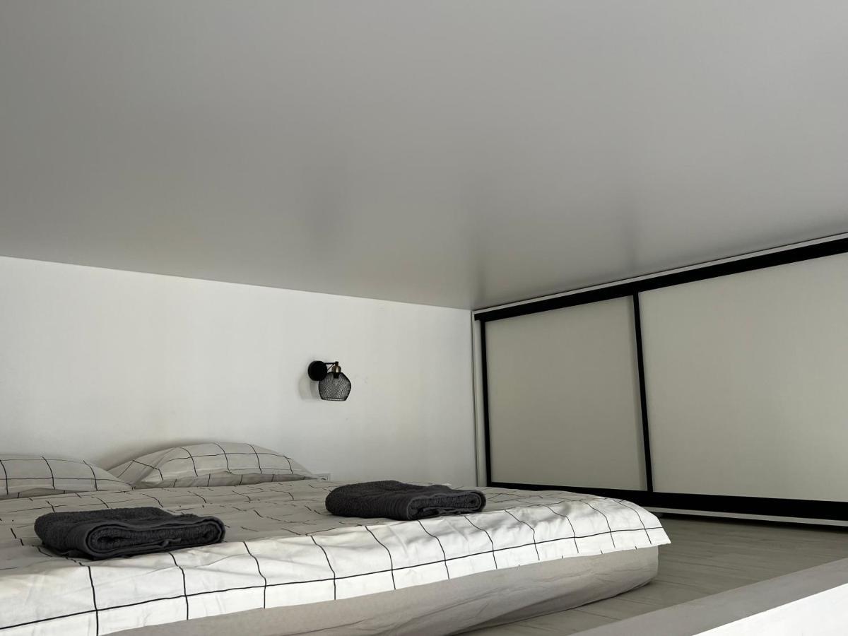 Apartment Lesya Kurbasa ลวีฟ ภายนอก รูปภาพ