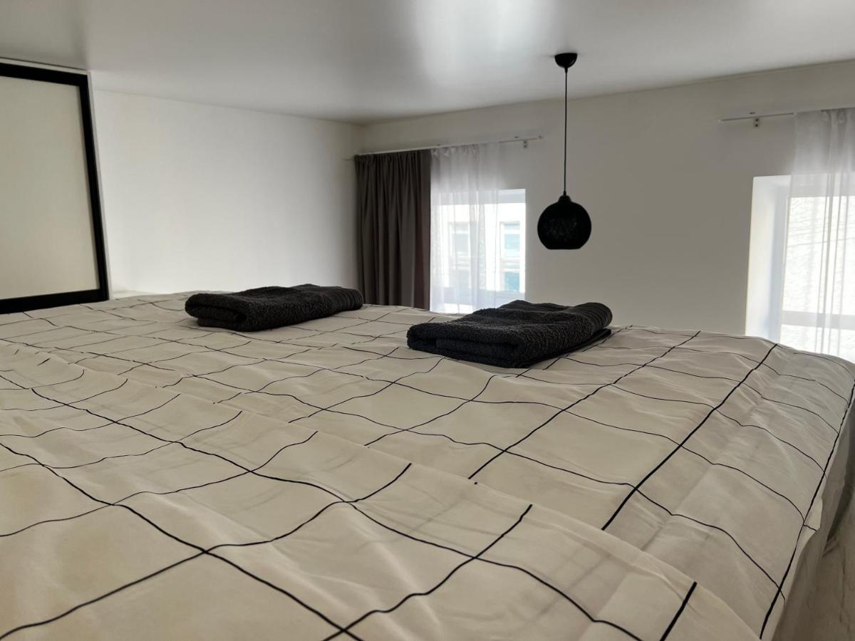 Apartment Lesya Kurbasa ลวีฟ ภายนอก รูปภาพ