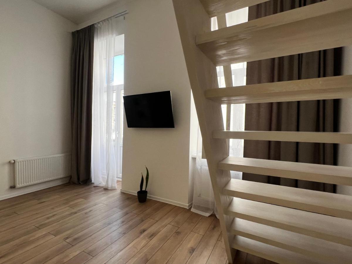 Apartment Lesya Kurbasa ลวีฟ ภายนอก รูปภาพ