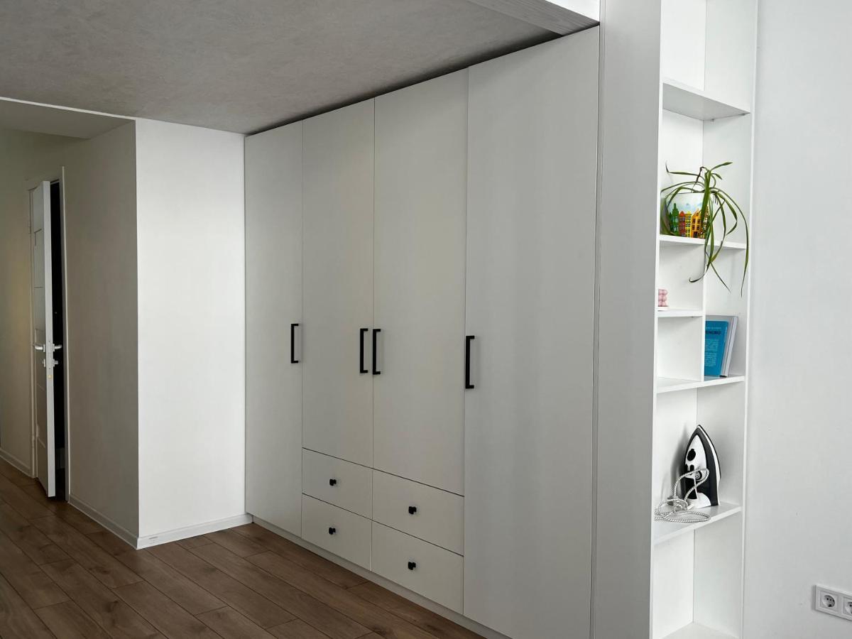Apartment Lesya Kurbasa ลวีฟ ภายนอก รูปภาพ