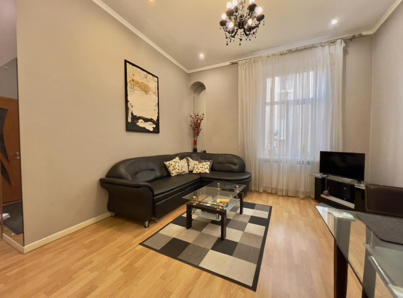 Apartment Lesya Kurbasa ลวีฟ ภายนอก รูปภาพ