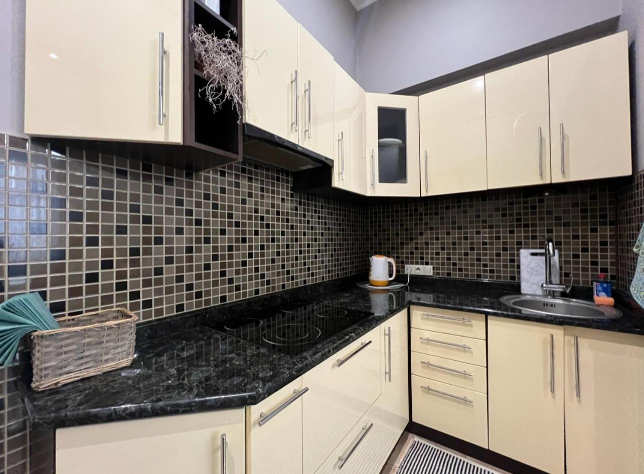 Apartment Lesya Kurbasa ลวีฟ ภายนอก รูปภาพ