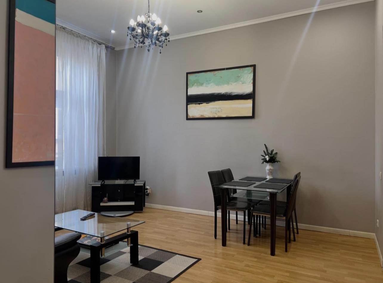Apartment Lesya Kurbasa ลวีฟ ภายนอก รูปภาพ