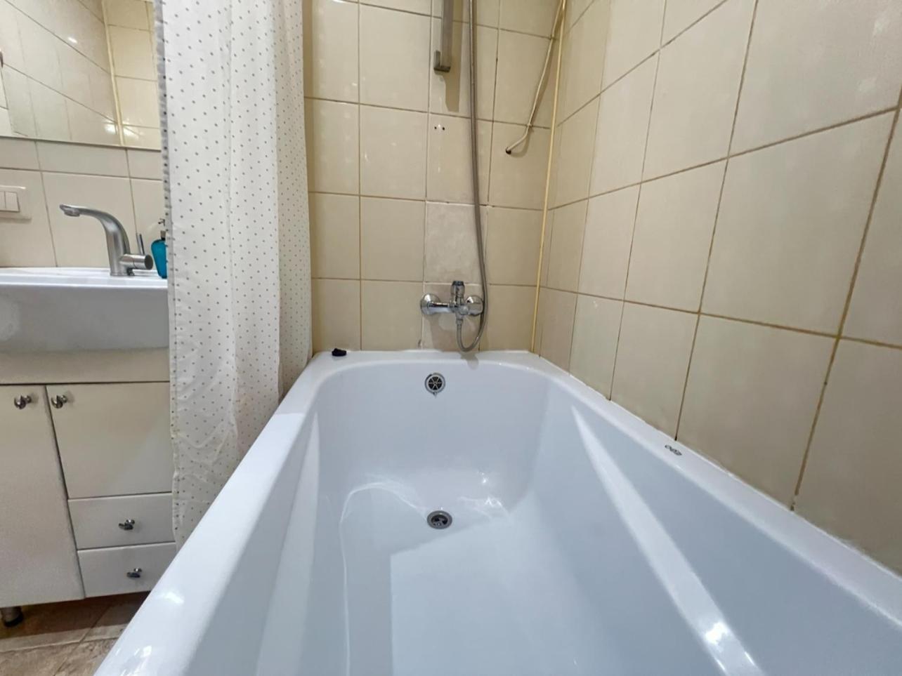 Apartment Lesya Kurbasa ลวีฟ ภายนอก รูปภาพ