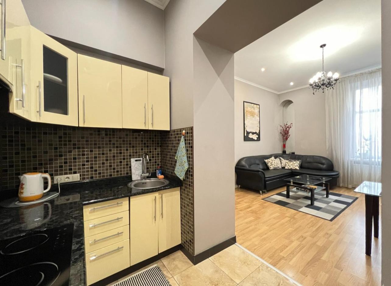 Apartment Lesya Kurbasa ลวีฟ ภายนอก รูปภาพ
