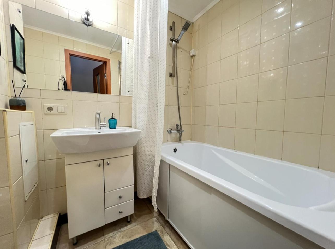 Apartment Lesya Kurbasa ลวีฟ ภายนอก รูปภาพ