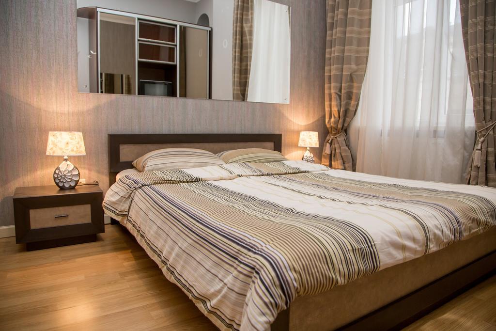 Apartment Lesya Kurbasa ลวีฟ ภายนอก รูปภาพ